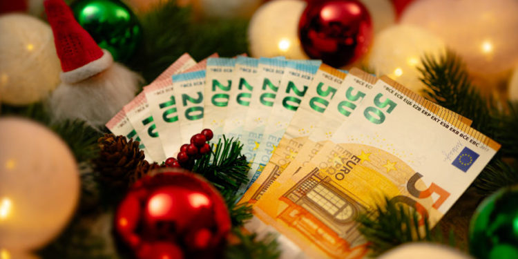 NGG empfielt Azubis den ‚Weihnachtsgeld-Check‘ zu machen