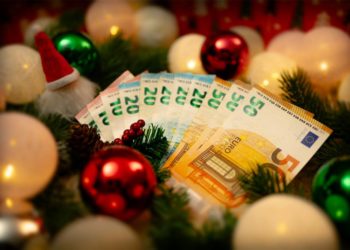 ‚Extra-Schub‘ fürs Portemonnaie gibt es vor allem für Beschäftigte mit Tarifvertrag