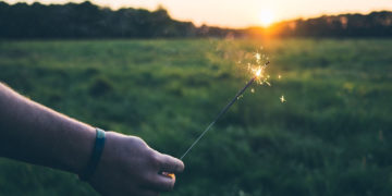 Die einen feiern, die anderen flüchten