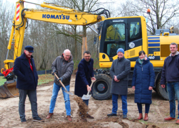 Erster Spatenstich für den Neubau der Kindertagesstätte in Groß Grönau