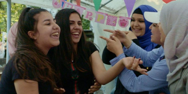 Dokumentation im Kino:  ‚Über uns von uns‘