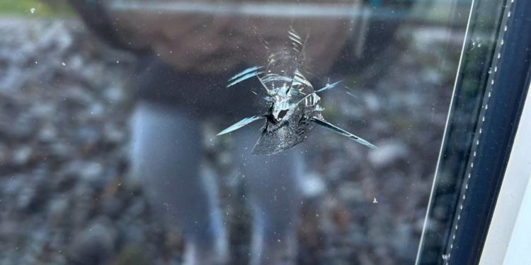 Einschussloch im Sportzentrum