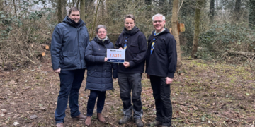 Spende für Waldpflege-Projekt: RAMPA und Kirchengemeinde treiben Renaturierung bei Büchen voran