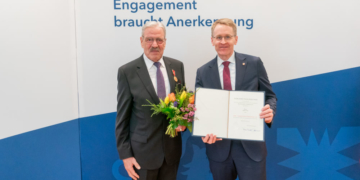 Martin Voß für jahrzehntelanges Engagement ausgezeichnet