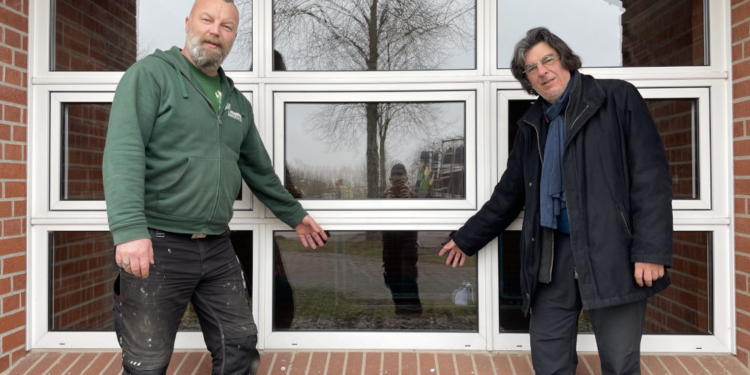 Neue Glasscheibe für das Sportzentrum Berkenthin – dank großzügiger Spende