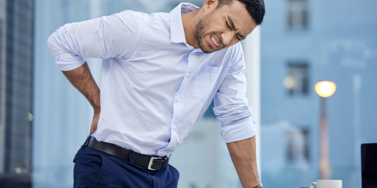 Anstieg der Ausfalltage wegen Rückenschmerzen im Kreis Herzogtum Lauenburg