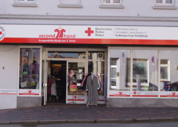 Der Rotkreuzshop lädt zum Bummeln ein