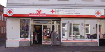 Der Rotkreuzshop lädt zum Bummeln ein