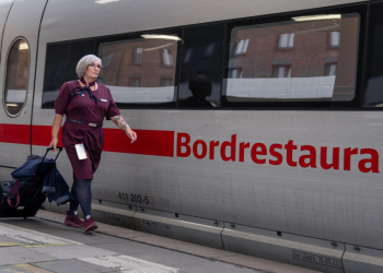 ICE-Stewardess aus Büchen im Fokus einer NDR Fernsehreportage-Serie
