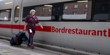 ICE-Stewardess aus Büchen im Fokus einer NDR Fernsehreportage-Serie