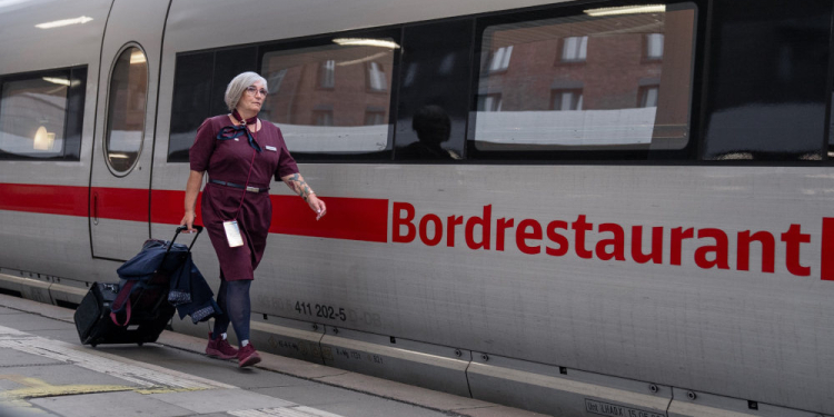 ICE-Stewardess aus Büchen im Fokus einer NDR Fernsehreportage-Serie