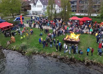 Stimmungsvolles Osterfeuer in Ratzeburg begeistert Jung und Alt
