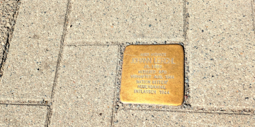 Initiative ‚Stolpersteine im Norden‘ sucht Freiwillige für die diesjährige Putzaktion