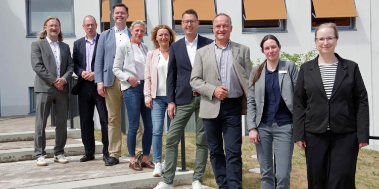 Zwischenbilanz zum Ausbildungsmarkt: Freie Ausbildungsplätze warten auf Bewerberinnen und Bewerber