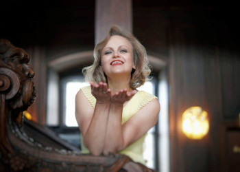 Soloklavierkonzert „Fantasia“ mit Tatjana Karpouk