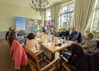 ‚Demokratieskepsis begegnen‘ – Suche nach wirksamen Jugendprojekt