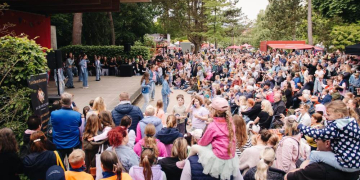 Knapp zehntausend Menschen kamen  zum HerzogTumult in den Kurpark