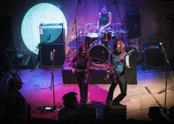 Von Punk bis Poprock: Junge Bands bringen Büchen-Dorf zum Beben