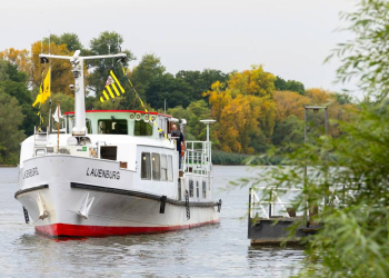 Fliessende Gemeinschaften – Literarische Schifffahrt auf der Elbe