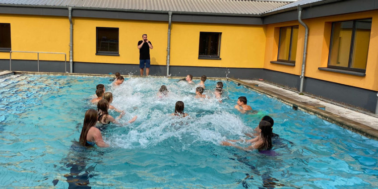 Schwimmausbildung in der Stecknitz Schule