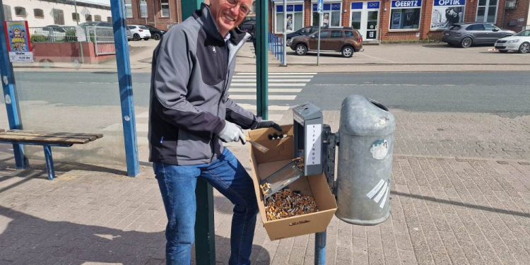 12.000 Kippen gesammelt: Detlev Schmalfelds Engagement für ein saubereres Mölln