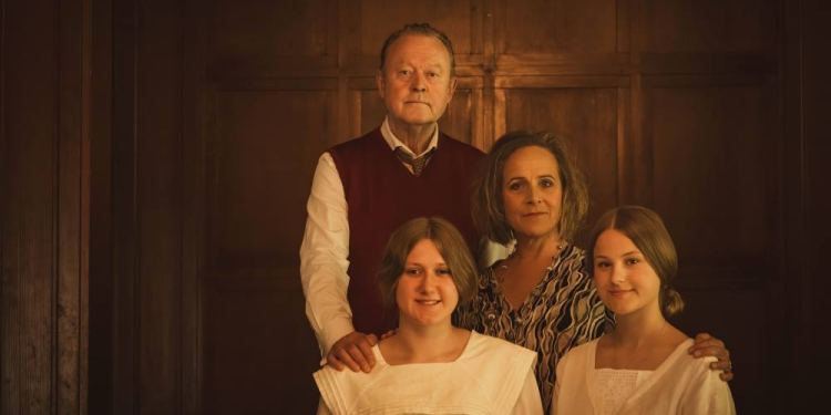 Theaterprojekt: ‚Die Villa – eine Gesellschaftskomödie am authentischen Ort‘