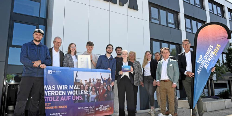 IHK-Sommertour: TOP-Ausbildung, Innovationen und Bürokratie beschäftigen die Unternehmen im Kreis