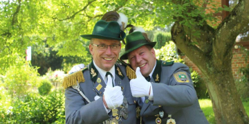 Hollenbek feiert mit Majestät Ralf Scharnweber das Schützenfest 2025