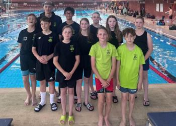 Junge SchwimmerInnen testen beim Wiking-Pokal ihre Form