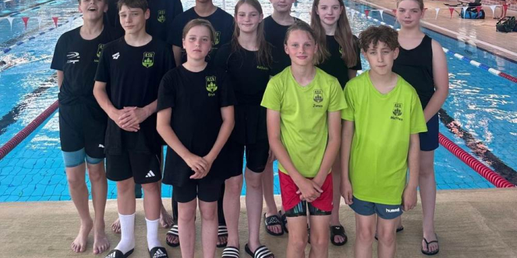 Junge SchwimmerInnen testen beim Wiking-Pokal ihre Form