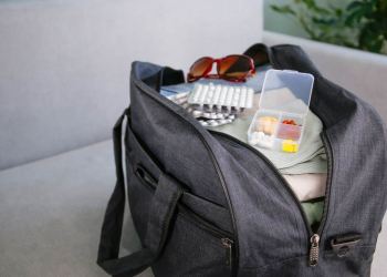 Mit der gut ausgestatteten Reiseapotheke entspannt in den Urlaub