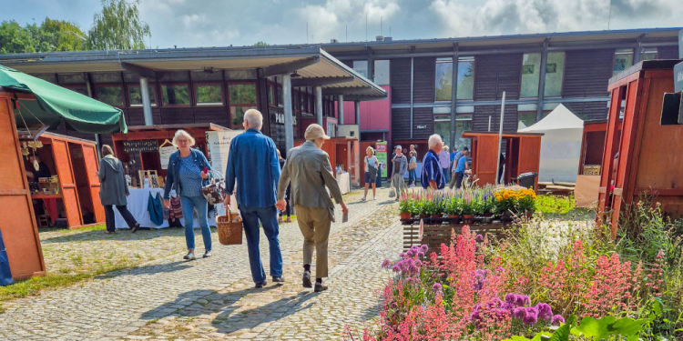 Genuss, Regionales und Fotokunst am Schaalsee: Biosphäre-Markt mit „Schaalsee-Stulle“ und Jubiläumsausstellung