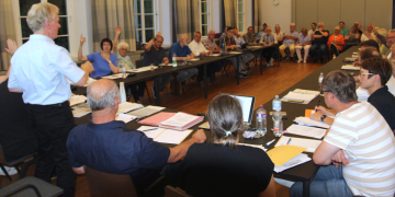 Marktplatzbegrünung: Ratzeburger Bauausschuss entscheidet sich für Variante „Bauminseln“