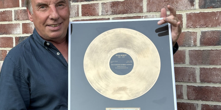 Zwischen Trommelschlägen und Abschiedstakten