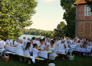 Wieder White Dinner im Museumspark in Ratzeburg