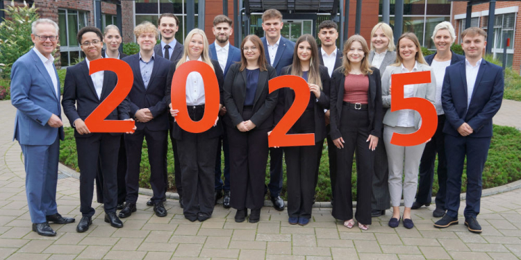 Start von 15 neuen Azubis bei der KSK