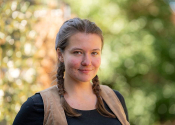 Erste Auszubildende in der Kirchenbauhütte: Amelie Höls wird Maurerin