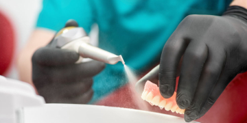 Zahnersatz-Ausgaben im Kreis Herzogtum Lauenburg weiter gestiegen