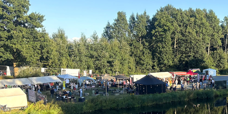 Bass gegen Hass feiert erfolgreich mit fast 500 Personen