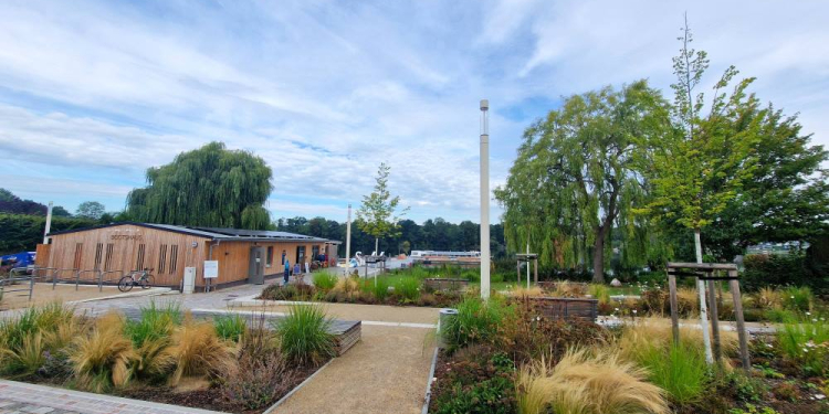 Neuer Stadtseeanleger in Mölln: Steganlage für die Öffentlichkeit freigegeben