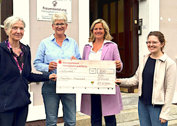 ACT 47 Mölln spendet 800 Euro an das Frauenhaus Schwarzenbek