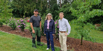 Neues Grabfeld ‚Hibiskus-Park‘ auf dem Alten Möllner Friedhof feierlich eingeweiht