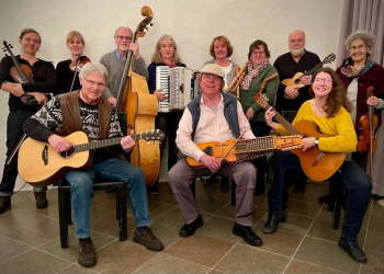 Tanzhaus mit der Möllner Folkband