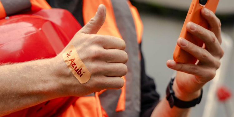 Vom Handyverbot bis zur Urlaubssperre: Dr. Azubi weiß Bescheid