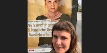 Miriam Peters erhält die Auszeichnung ‚Goldene Bild der Frau‘