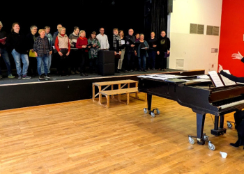 Chorprojekt ‚POLITICALied‘ gestaltete Gedenkaktion zum 9. November