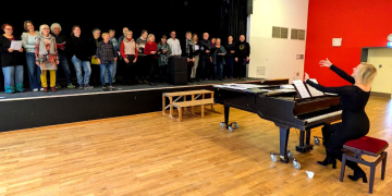 Chorprojekt ‚POLITICALied‘ gestaltete Gedenkaktion zum 9. November