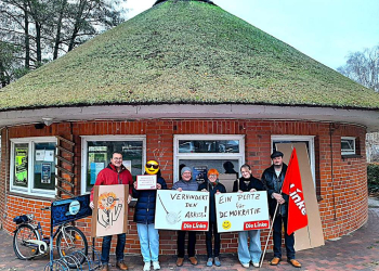 Mahnwache in Ratzeburg: DIE LINKE kämpft für den Erhalt der Rotunde