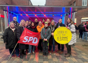 SPD-Herzogtum Lauenburg demonstriert geschlossen für Erhalt und die Rekommunalisierung des Krankenhauses