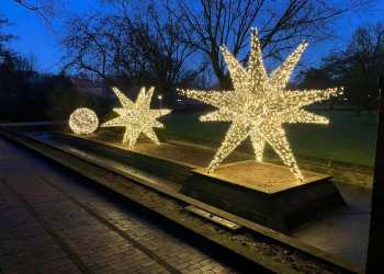 Festliche Stimmung in Mölln: Neue Winterbeleuchtung setzt leuchtende Akzente